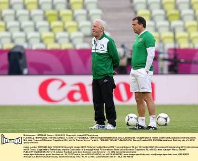 FUSSBALL - EURO 2012, Training DANZIG, 13.JUN.12 - FUSSBALL - UEFA Europameisterschaft 2012, Länderspiel, Gruppenphase, Irland, Vorberichte, Abschlusstraining Irland. Bild zeigt Teamchef Giovanni Trapattoni (IRL) mit Co Trainer Marco Tardelli - 