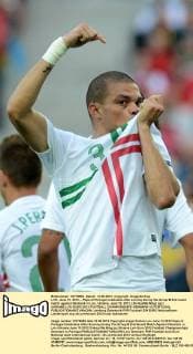 LVIV, June 13, 2012 -- Pepe of Portugal celebrates after scoring during the Group B 2nd round match against Denmark in Lviv, Ukraine, June 13, 2012. (Xinhua Ma Ning) (jyc) UKRAINE-LVIV-EURO 2012 FOOTBALL CHAMPIONSHIPS-DENMARK VS PORTUGAL 