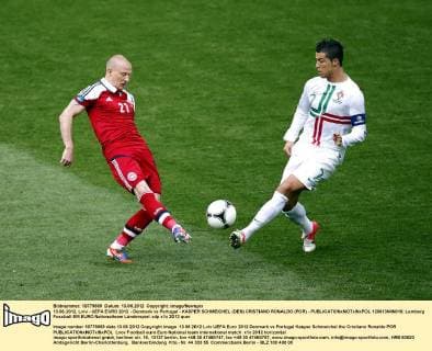 13.06.2012, Lviv - UEFA EURO 2012 - Denmark vs Portugal - KASPER SCHMEICHEL (DEN) CRISTIANO RONALDO (POR) -  120613MIN016