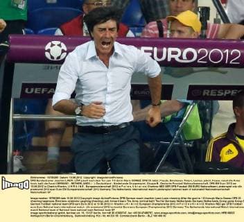 DFB Bundestrainer Joachim LOEW, LÖW jubelt nach dem Tor zum 1-0 durch Mario GOMEZ, DFB 23 Jubel, Freude, Emotionen, Feiern, Lachen, jubelt, freuen, reisst die Arme hoch, ballt die Faust GERMANY - NETHERLANDS ( : ), Deutschland - Niederlande Gruppenspiel, Gruppe B , Deutsche Fussball Nationalmannschaft, DFB EM Euro 2012 am 13.06.2012 in Charkiv,Kharkiv, U K R A I N E , Europameisterschaft 2012 in P o l e n, U k r a i n e