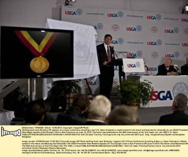 Golfing great Jack Nicklaus (R) appears at a press conference unveiling a new U.S. Open champion s medal named in his honor and bearing his silhouette (L) as USGA President Glen Nager speaks at the Olympic Club in San Francisco on June 13, 2012. The honor was bestowed on the 50th anniversary of his first major win, the 1962 U. S. Open.  SXP2012061316