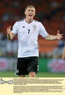 FUSSBALL EUROPAMEISTERSCHAFT 2012 VORRUNDE Niederlande - Deutschland 13.06.2012 Bastian Schweinsteiger (Deutschland) emotional 