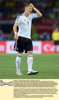 FUSSBALL EUROPAMEISTERSCHAFT 2012 VORRUNDE Niederlande - Deutschland 13.06.2012 Bastian Schweinsteiger (Deutschland) 