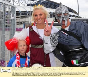 FUSSBALL - EURO 2012, POSEN, 14.JUN.12 - FUSSBALL - UEFA Europameisterschaft 2012, Länderspiel, Gruppenphase, Italien. Bild zeigt Fans. 