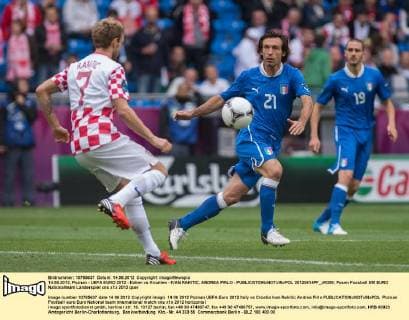 14.06.2012, Poznan - UEFA EURO 2012 - Italien vs Kroatien - IVAN RAKITIC, ANDREA PIRLO -  20120614PF_JK008