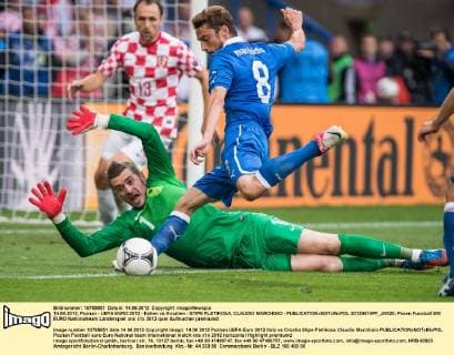 14.06.2012, Poznan - UEFA EURO 2012 - Italien vs Kroatien - STIPE PLETIKOSA, CLAUDIO MARCHISIO -  20120614PF_JK020