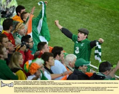 FUSSBALL EUROPAMEISTERSCHAFT 2012 VORRUNDE 14.06.2012 Beste Laune trotz Niederlage: Fans der irischen Nationalmannschaft 