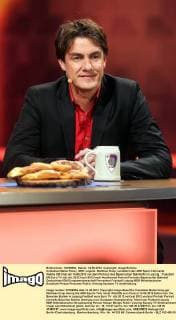 Comedian Matze Knop ( GER eigentl. Matthias Knop ) anläßlich der ARD Sport-Talkrunde Waldis EM Club am 14.06.2012 vor dem Porticus des Bayerischen Bahnhofs in Leipzig.