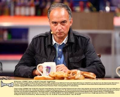 Der ehemalige Fussball-Profi Hans-Peter Hansi Müller ( GER ) anläßlich der ARD Sport-Talkrunde Waldis EM Club am 14.06.2012 vor dem Porticus des Bayerischen Bahnhofs in Leipzig.