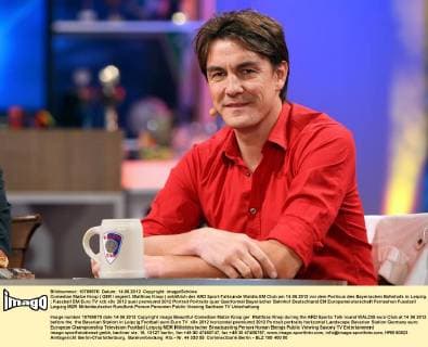 Comedian Matze Knop ( GER eigentl. Matthias Knop ) anläßlich der ARD Sport-Talkrunde Waldis EM Club am 14.06.2012 vor dem Porticus des Bayerischen Bahnhofs in Leipzig.