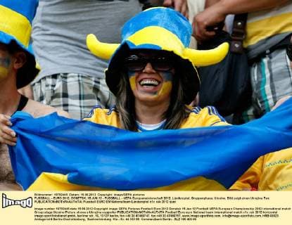 FUSSBALL - EURO 2012, DONETSK, 15.JUN.12 - FUSSBALL - UEFA Europameisterschaft 2012, Länderspiel, Gruppenphase, Ukraine. Bild zeigt einen Ukrajina Fan. 