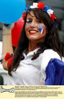 FUSSBALL - EURO 2012, DONETSK, 15.JUN.12 - FUSSBALL - UEFA Europameisterschaft 2012, Länderspiel, Gruppenphase, Frankreich. Bild zeigt einen Fan. 