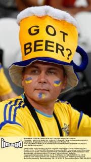 FUSSBALL - EURO 2012, DONETSK, 15.JUN.12 - FUSSBALL - UEFA Europameisterschaft 2012, Länderspiel, Gruppenphase, Ukraine. Bild zeigt einen Ukrajina Fan. 