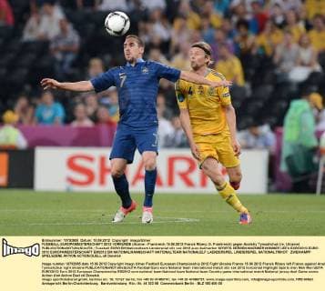 FUSSBALL EUROPAMEISTERSCHAFT 2012 VORRUNDE Ukraine - Frankreich 15.06.2012 Franck Ribery (li, Frankreich) gegen Anatoliy Tymoshchuk (re, Ukraine) 