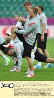 Fußball EURO 2012 Training Polen am 15.06.2012 im Städtischen Stadion in Breslau Jakub - Kuba - Blaszczykowski ( Polen ), vorne