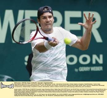 Gerry Weber Open 2012, ATP Tennis Herren World Tour, Rasentennis Turnier, International Series,Gerry Weber Stadion, Grasplatz, Halle Westfalen, Tommy Haas (GER),Einzelbild,Aktion,Halbkörper,Querformat,