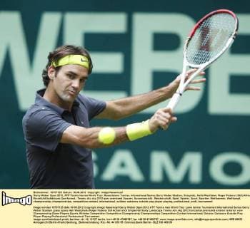 Gerry Weber Open 2012, ATP Tennis Herren World Tour, Rasentennis Turnier, International Series,Gerry Weber Stadion, Grasplatz, Halle Westfalen, Roger Federer (SUI),Aktion, Einzelbild,Halbkörper,Querformat,
