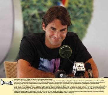 Gerry Weber Open 2012, ATP Tennis Herren World Tour, Rasentennis Turnier, International Series,Gerry Weber Stadion, Grasplatz, Halle Westfalen, Roger Federer(SUI) waehrend der Pressekonferenz,Interview,Portrait, Halbkörper,Querformat,
