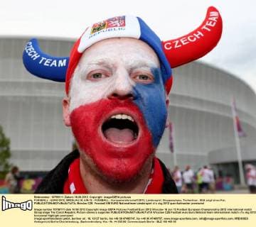 FUSSBALL - EURO 2012, BRESLAU,16.JUN.12 - FUSSBALL - Europameisterschaft 2012, Länderspiel, Gruppenphase, Tschechien . Bild zeigt einen Fan. 