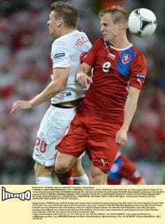 FUSSBALL EUROPAMEISTERSCHAFT 2012 VORRUNDE Tschechien - Polen 16.06.2012 Lukasz Piszczek (li, Polen) gegen David Limbersky (re, Tschechische Republik) 