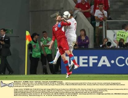 FUSSBALL - EURO 2012, CZE vs POL BRESLAU,POLEN,16.JUN.12 - FUSSBALL - UEFA Europameisterschaft 2012 in Polen und der Ukraine, Länderspiel, Gruppenphase, Tschechien vs Polen. Bild zeigt Jaroslav Plasil (CZE) und Eugen Polanski (POL). 