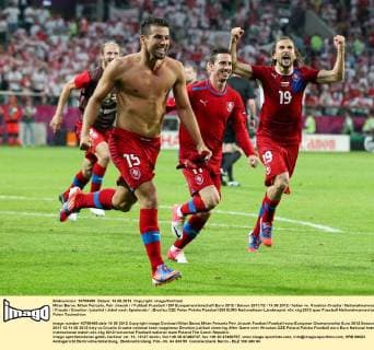 Milan Baros, Milan Petrzela, Petr Jiracek Fußball Fussball EM Europameisterschaft Euro 2012 Saison 2011 12 14.06.2012 Italien vs. Kroatien Croatia Nationalmannschaft Freude Emotion jubelnd Jubel nach Spielende