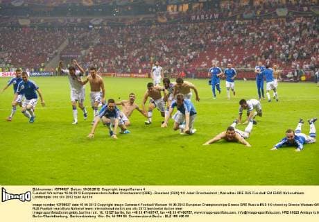 Fussball Warschau 16.06.2012 Europameisterschaften Griechenland (GRE) - Russland (RUS) 1:0 Jubel Griechenland