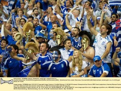 Fussball Warschau 16.06.2012 Europameisterschaften Griechenland (GRE) - Griechische Fans Jubel
