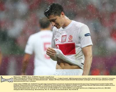 Robert Lewandowski enttäuscht enttäuscht Enttäuschung Enttäuschung Fußball Fussball UEFA Europameisterschaft Euro 2012 Saison 2011 12 16.06.2012 Tschechien Tschechische Republik vs. Polen 1:0 Nationalmannschaft