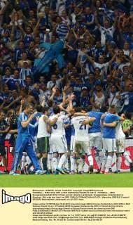 FUSSBALL - EURO 2012, GRE vs RUS WARSCHAU,POLEN,16.JUN.12 - FUSSBALL - UEFA Europameisterschaft 2012 in Polen und der Ukraine, Länderspiel, Gruppenphase, Griechenland vs Russland. Bild zeigt den Jubel von GRE. 