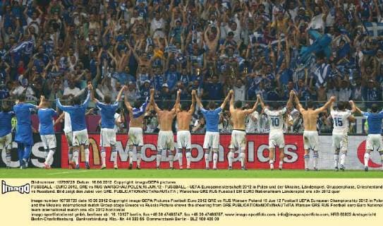 FUSSBALL - EURO 2012, GRE vs RUS WARSCHAU,POLEN,16.JUN.12 - FUSSBALL - UEFA Europameisterschaft 2012 in Polen und der Ukraine, Länderspiel, Gruppenphase, Griechenland vs Russland. Bild zeigt den Jubel von GRE. 