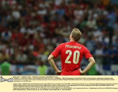 FUSSBALL - EURO 2012, GRE vs RUS WARSCHAU,POLEN,16.JUN.12 - FUSSBALL - UEFA Europameisterschaft 2012 in Polen und der Ukraine, Länderspiel, Gruppenphase, Griechenland vs Russland. Bild zeigt die Enttäuschung von Pavel Pogrebnyak (RUS). 
