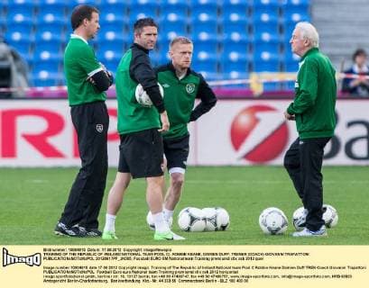 TRAINING OF THE REPUBLIC OF IRELAND NATIONAL TEAM POOL C). ROBBIE KEANE, DAMIEN DUFF, TRENER (COACH) GIOVANNI TRAPATTONI  20120617PF_JK005