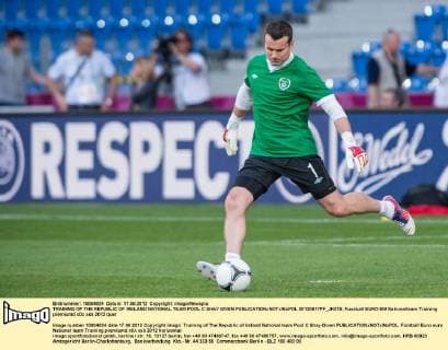 TRAINING OF THE REPUBLIC OF IRELAND NATIONAL TEAM POOL C SHAY GIVEN  20120617PF_JK019