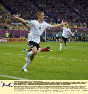 17.06.2012, Fussball Europameisterschaft 2012, Vorrunde Gruppe B, letztes Spiel, Dänemark - Deutschland, im EM-Stadion von Lviv (Lemberg, Ukraine). Torjubel Lars Bender (Deutschland) zum 2:1.