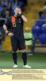 (L-R) Wesley Sneijder of Holland Portugal v Netherlands Group B: UEFA EURO 2012 2011 2012 xVIxHenkxJanxDijksxIVx 982041