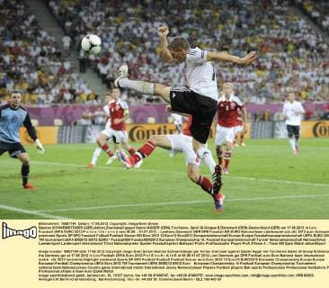 Bastian SCHWEINSTEIGER (GER),Aktion,Zweikampf gegen Daniel AGGER (DEN),Torchance. Spiel 20,Gruppe B,Dänemark (DEN)-Deutschland (GER) am 17.06.2012 in Lviv. Fussball UEFA EURO 2012 P o l e n U k r a i n e vom 08.06. - 01.07.2012.