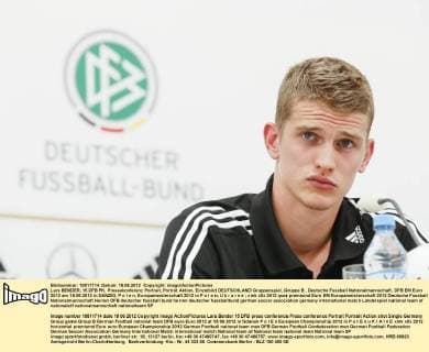 Lars BENDER, 15 DFB PK, Pressekonferenz Portrait, Porträt Aktion, Einzelbild DEUTSCHLAND Gruppenspiel, Gruppe B , Deutsche Fussball Nationalmannschaft, DFB EM Euro 2012 am 18.06.2012 in DANZIG, P o l e n, Europameisterschaft 2012 in P o l e n, U k r a i n e