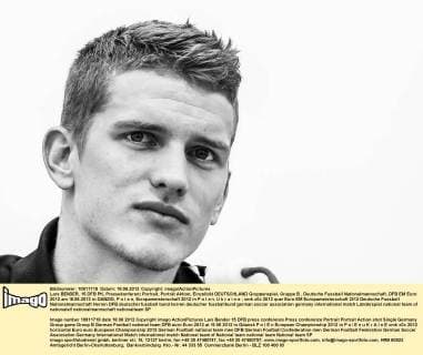 Lars BENDER, 15 DFB PK, Pressekonferenz Portrait, Porträt Aktion, Einzelbild DEUTSCHLAND Gruppenspiel, Gruppe B , Deutsche Fussball Nationalmannschaft, DFB EM Euro 2012 am 18.06.2012 in DANZIG, P o l e n, Europameisterschaft 2012 in P o l e n, U k r a i n e