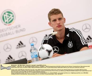 FUSSBALL - EURO 2012, PK, GER DANZIG,POLEN,18.JUN.12 - FUSSBALL - UEFA Europameisterschaft 2012 in Polen und der Ukraine, Pressekonferenz Nationalmannschaft Deutschland. Bild zeigt Lars Bender (GER). 