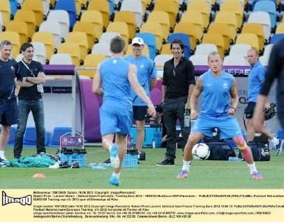 Robert Pires - Laurent Blanci - Nationalteam Frankreich - Training Euro 2012 - 18 06 12 NLeGouicxFEPxPanoramic - 