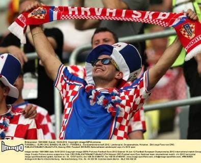 FUSSBALL - EURO 2012, DANZIG,18.JUN.12 - FUSSBALL - Europameisterschaft 2012, Länderspiel, Gruppenphase, Kroatien . Bild zeigt Fans von CRO. 