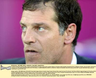 Croatian headcoach Slaven Bilic reacts during the Group C 3nd round match against Spain at the Euro 2012 football championships in Gdansk, Poland, June 18, 2012. (Xinhua Liu Lihang) (hcs) POLAND-GDANSK-EURO 2012 FOOTBALL CHAMPIONSHIPS-SPAIN VS CROATIA 
