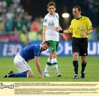 Thiago Motta (Italia), Robby Keane (Irland), Referee Cüneyt Cakir - Poznan 18 06 2012 Italien Vs Irland - Euro 2012 allexsabba