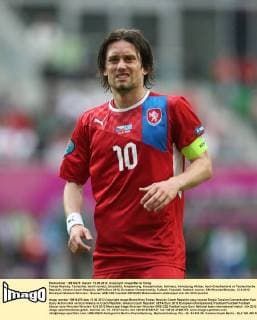 Tomas Rosicky, Tschechei, leicht verletzt, Einzelbild, Anspannung, Konzentration, Schmerz, Verletzung, Aktion, hoch Griechenland vs Tschechische Republik, Greece-Czech Republic, UEFA-Euro 2012, European Championship, Fußball, Fussball, football, soccer, EM Wroclaw Breslau, 12.6.2012 Municipal Stadium Wroclaw