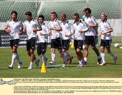 FUSSBALL - EURO 2012, GER, Training DANZIG,POLEN,19.JUN.12 - FUSSBALL - UEFA Europameisterschaft 2012 in Polen und der Ukraine, Länderspiel, Nationalteam Deutschland, Training. Bild zeigt die Mannschaft von GER. 
