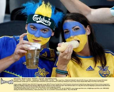 Fussball - Euro 2012 - Donetsk - Länderspiel - Gruppenphase - Ukraine - - Bild zeigt Fans. 