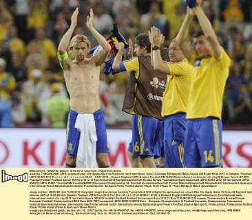 Anatoliy TYMOSHCHUK (UKR),verabschiedet sich,applaudiert ins Publikum ,nach dem Spiel. Spiel 23,Gruppe B,England (ENG)-Ukraine (UKR) am 19.06.2012 in Donetsk. Fussball UEFA EURO 2012 P o l e n U k r a i n e vom 08.06. - 01.07.2012.