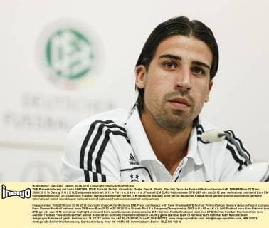 DFB Pressekonferenz mit Sami KHEDIRA, 6DFB Portrait, Porträt, Einzelbild, Geste, Gestik, Mimik , Gesicht Deutsche Fussball Nationalmannschaft, DFB EM Euro 2012 am 20.06.2012 in Danzig, P O L E N, Europameisterschaft 2012 in P o l e n, U k r a i n e