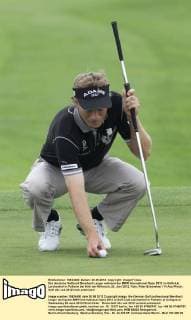 Der deutsche Golfprofi Bernhard Langer während der BMW International Open 2012 im Golfclub Lärchenhof in Pulheim bei Köln am Mittwoch, 20. Juni 2012. Foto: Peter Brenneken TriAss-Photo
